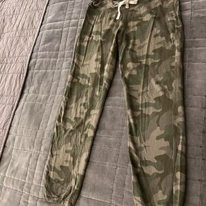Womens Abercrombie & Fitch Camouflage Joggers